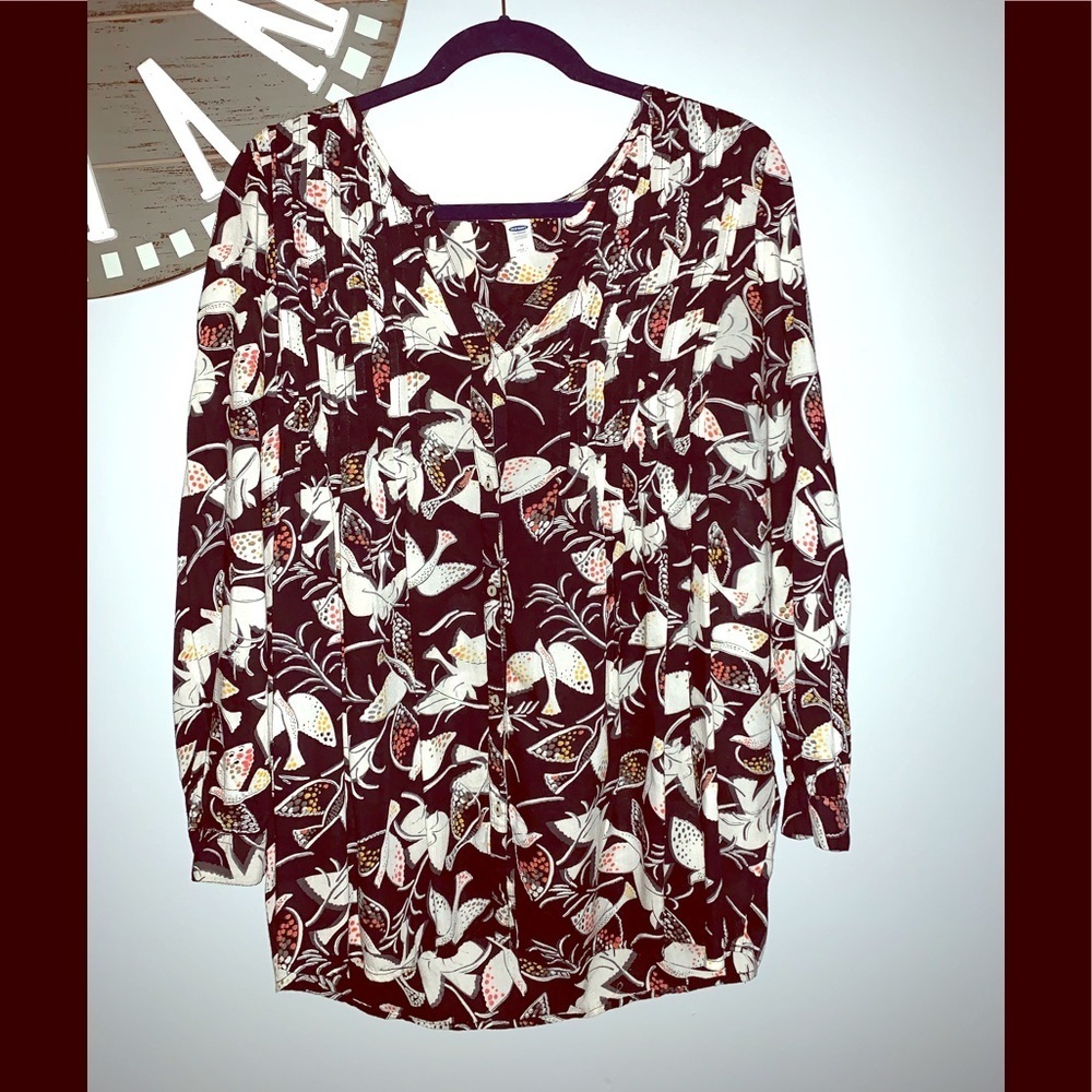 3/20⭐️Old Navy maternity bird print top medium